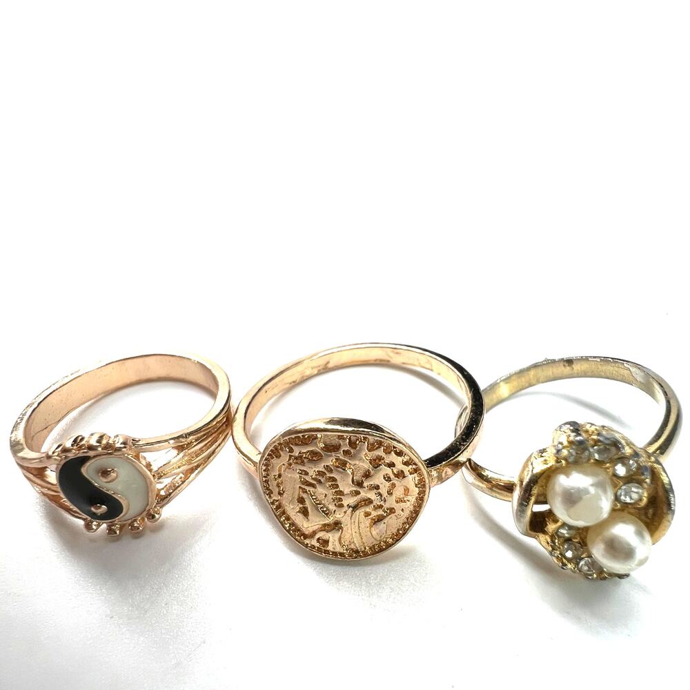 Set of 3 Assorted Ring Ying Yang Coin Medallion Pearl Gold tone Assorted sizes